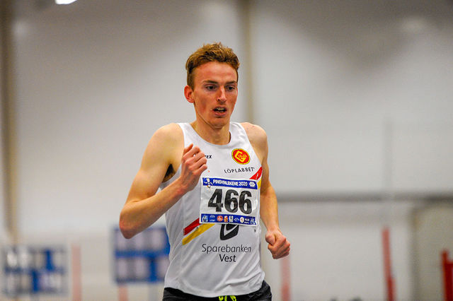 Marius Vedvik var i storform og sette innandørspers på 3000 m med 7.57,87 for ein månad sia. No må han omstille seg. (Foto: Arne Dag Myking)