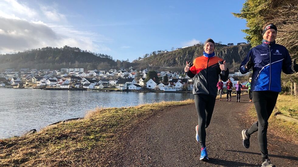 Ca. 4 km ut i den 5 km lange og kontrollmålte rundløypa som også benyttes til Holmestrand maraton 18. april) (Arrangørfoto)