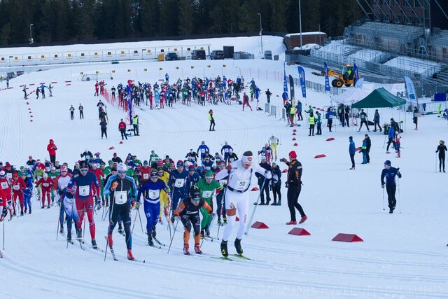 Fra starten på tradisjonsrike Marka Rundt der det var 354 fullførende totalt. (Arrangørfoto)