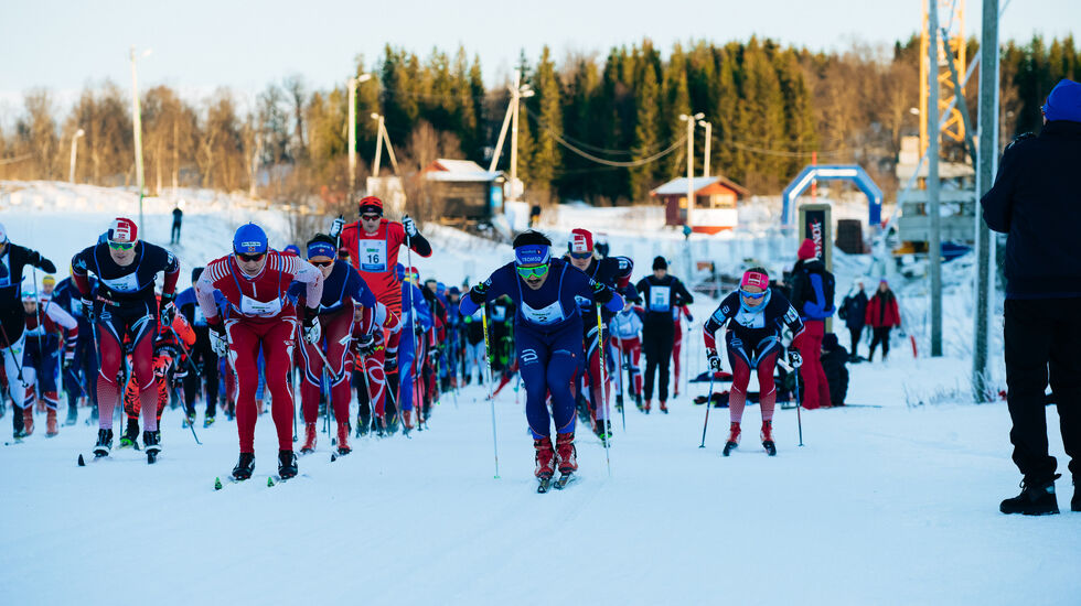 Bilde fra starten på Tromsø Skimaraton i 2017. (Foto: Arrangøren / Rune Larsen)