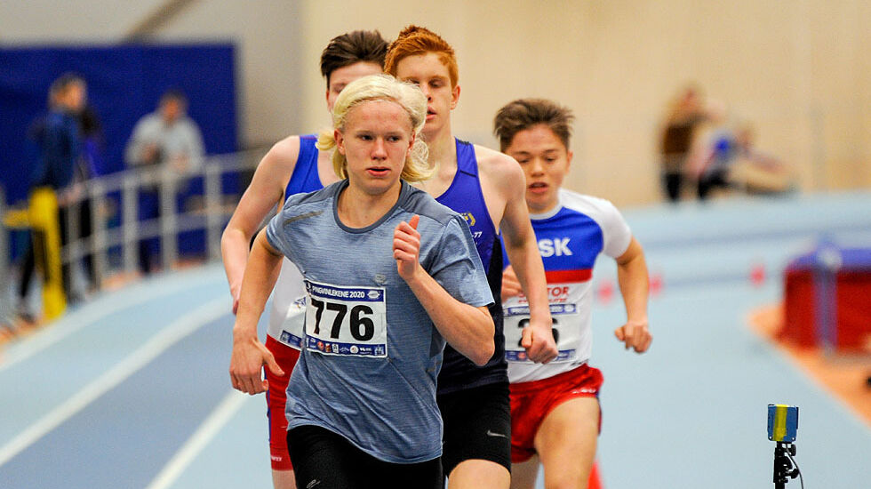 Sindre Strønstad-Løseth med initiativet fra start på 600 meter for G15
