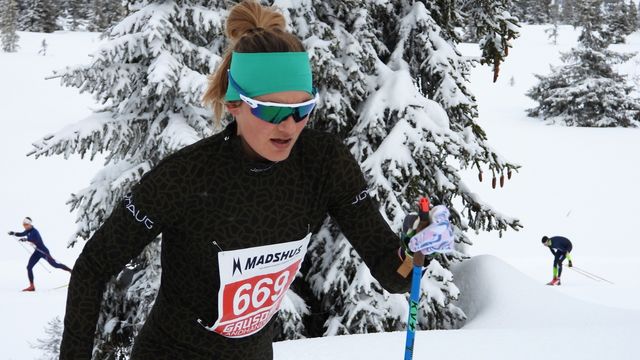 Martine Ek Hagen på veg opp til Pellestova på den første runden i Hafjell Ski Marathon lørdag. (Foto: Stein Arne Negård)