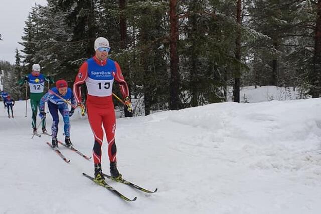 Jørgen Stensløkken i tet fra start i Røsjørennet lørdag. (Foto fra Nordre Tryil IL's facebookside)