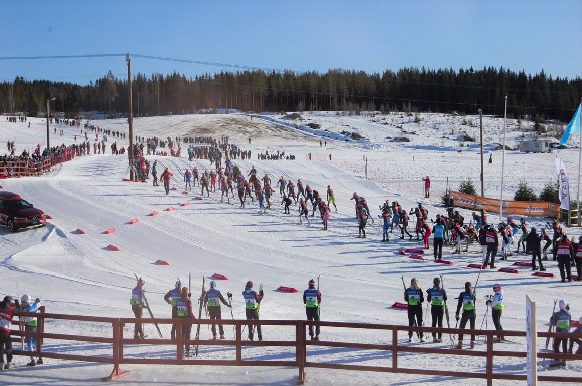 Fra søndagens stafetter der Akershus Skikrets tok seieren både i gutte- og jenteklassen.