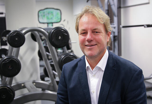 Professor Espen Tønnessen kommenterer sin egen studie om hvordan en bør legge opp terskeltreningen. (Foto: Høyskolen Kristiania)