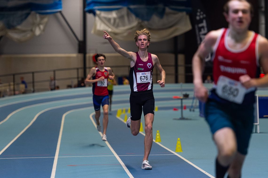 Jonatan Andersen Vedvik sikrer seg UM-tittel på 1500 meter.(Alle foto: Samuel Hafsahl)
