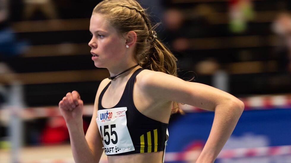 Malin Hoelsveen løper inn til en klar seier på 1500 meter i klasse J-15. (Alle foto: Samuel Hafsahl)