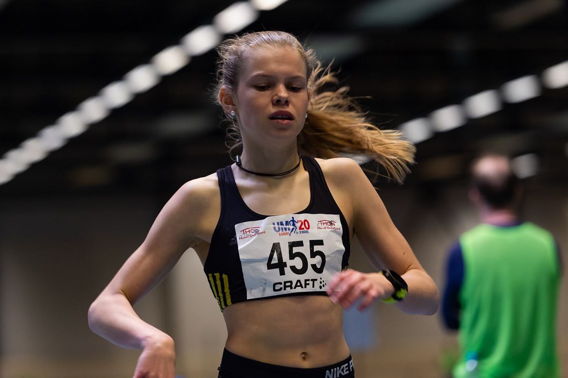 Malin Hoelsveen fra Raufoss Friidrett utklasset konkurrentene på 800 meter. (Alle foto: Samuel Hafsahl).