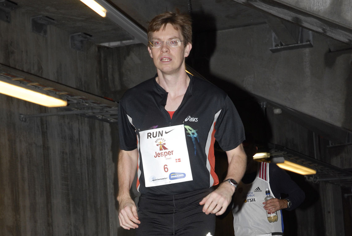 Den danske ultraløperen Jesper Kenn Olsen, her fotografert da han deltok på Bislett 24 timers i 2006, inviterer nå til et helt smittefritt Corona-løp. (Foto: Bjørn Johannessen)