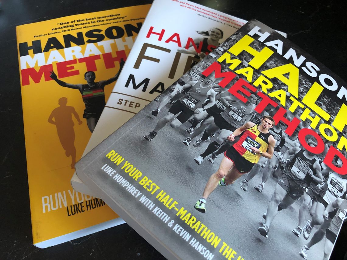 Tre bøker om trening mot maraton og halvmaraton er innkjøpt.
