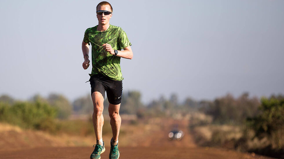 Sondre Nordstad Moen har foreløpig valgt å ikke reise heim fra Kenya. (Foto: Hannover Marathon)