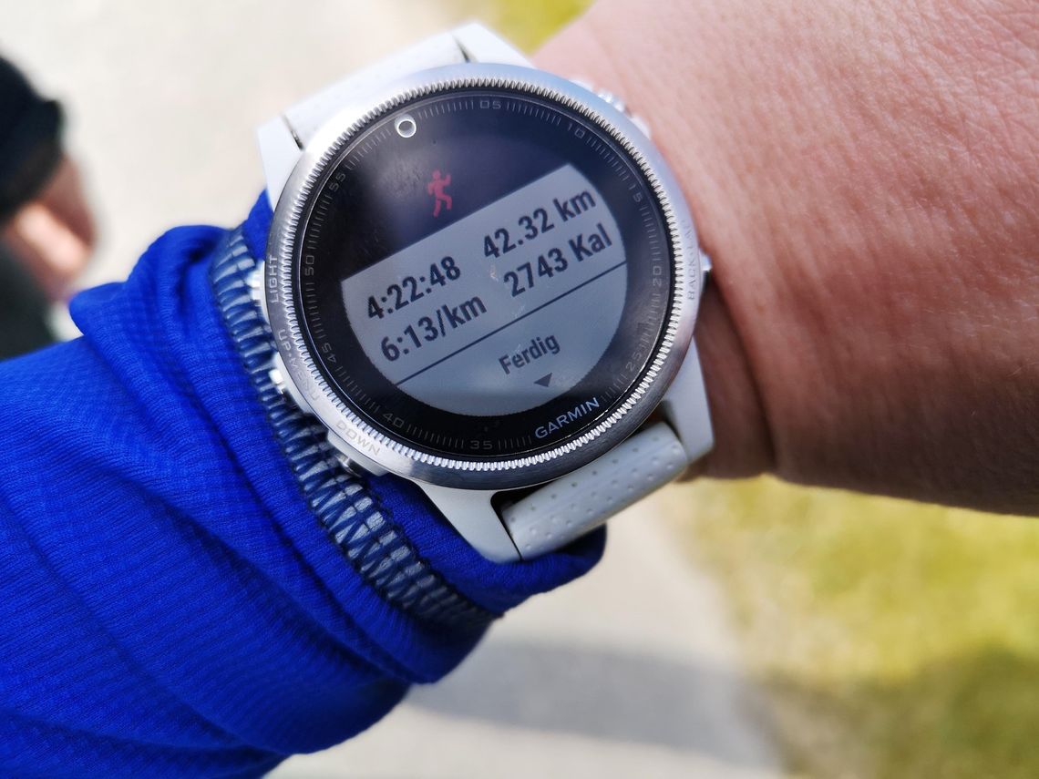 GPS-klokke eller mobil-app av type Strava er kjekke å ha når man deltar i virtuelle løp. (Foto: Nina Kristoffersen)