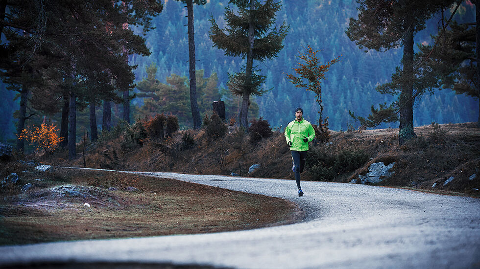 Löplabbet har testet ti skomodeller for asfaltløping og gir deg råd om hva du bør velge når du skal ha nye løpesko. (Foto: Asics)