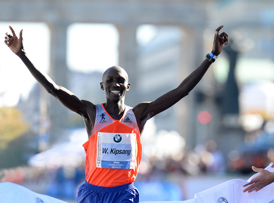 Wilson Kipsang kunne juble for seier og verdensrekord i Berlin Marathon i 2013. Nå har han fått fire års utestengelse for brudd på dopingreglene. (Foto: SCC Events Agencehot)