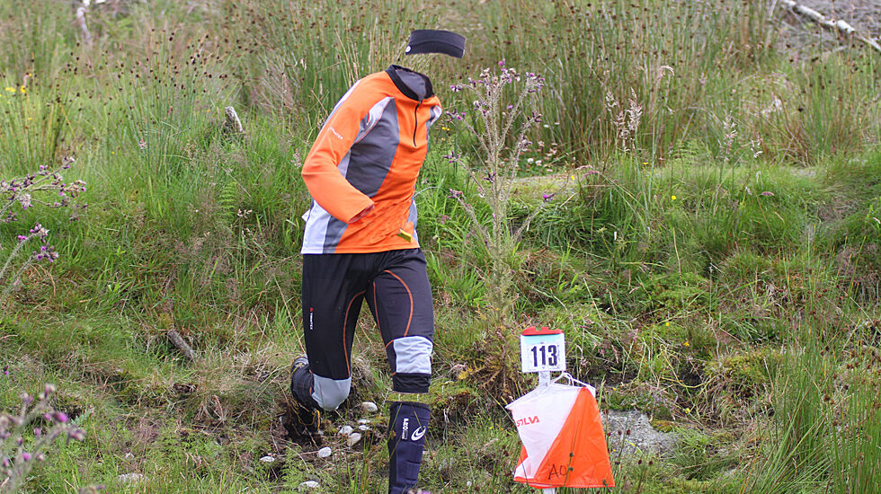 Usynlig-O er en digitalisering og utvikling av O-sporten. Men det er altså postene som er usynlige, ikke løperne! (Fotomontasje: Arne Dag Myking)