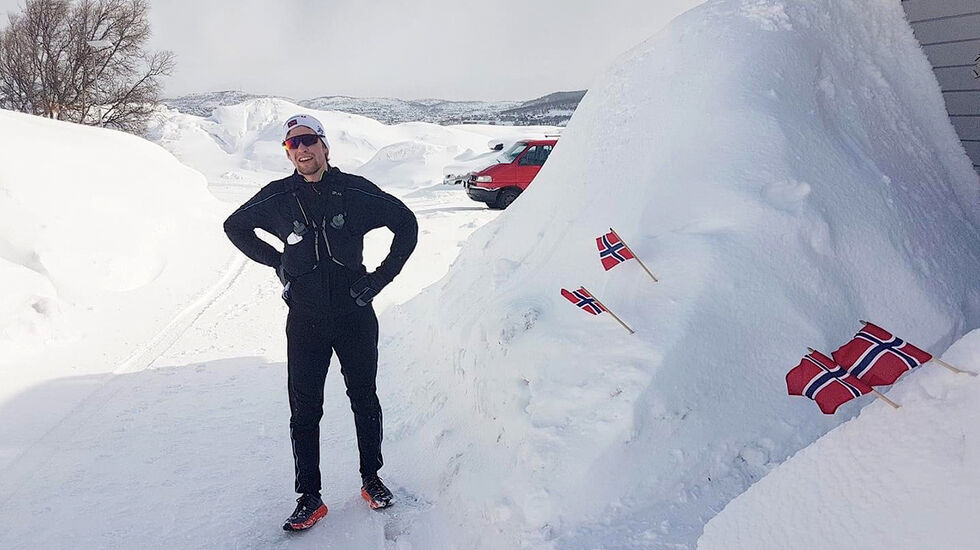 Noen satte ekstra stor pris på å få besøk av Sander Markussen på hans lange ferd gjennom Tromsøs gater. (Foto: Terje Håkstad)