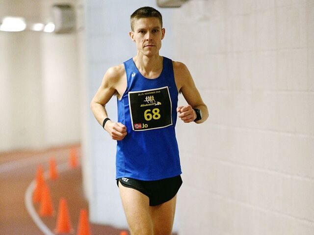 Jo Inge Norum da han løp 243,7 km og ble andremann i Bislett 24-timers  i 2018. (Foto: Per Inge Østmoen)