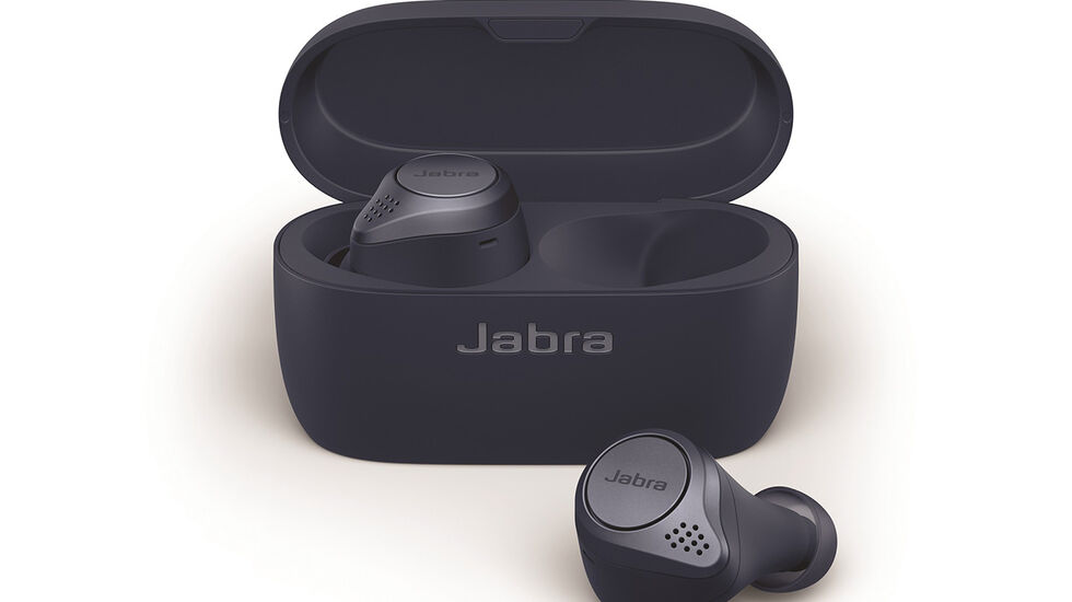 Jabra Elite Active 75t er vanntette og støvsikre og tilbyr to års garanti mot skader fra støv og svette.