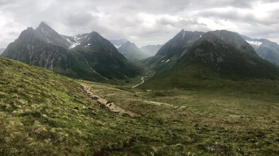 Ønsker du å oppleve et virkelig flott fjellmaraton, bør du ta deg en tur til Ørsta på Sunnmøre, mener artikkelforfatteren.