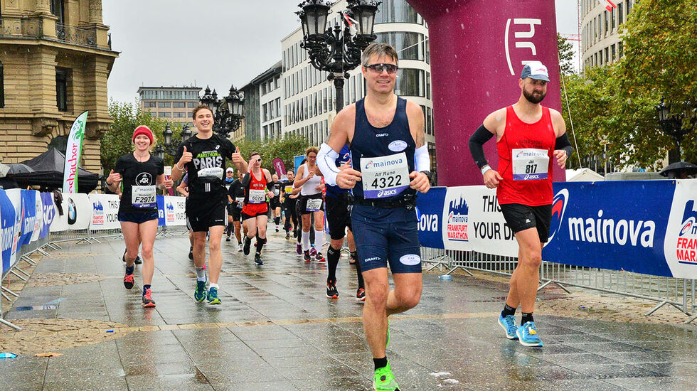 Undervegs: Alf Rune Planting Mathisen hadde trent etter McMillans treningsopplegg da han stilte i Frankfurt Marathon i fjor høst. (Foto: Marathon Photos)