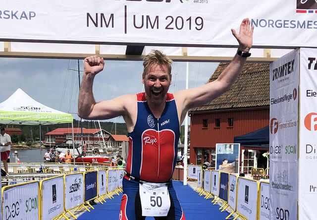 Mening midt i livet: Per Morten Hjemgård forteller om hvordan det å drive med triatlon har gitt livet og hverdagen et ekstra løft. (Foto: privat)