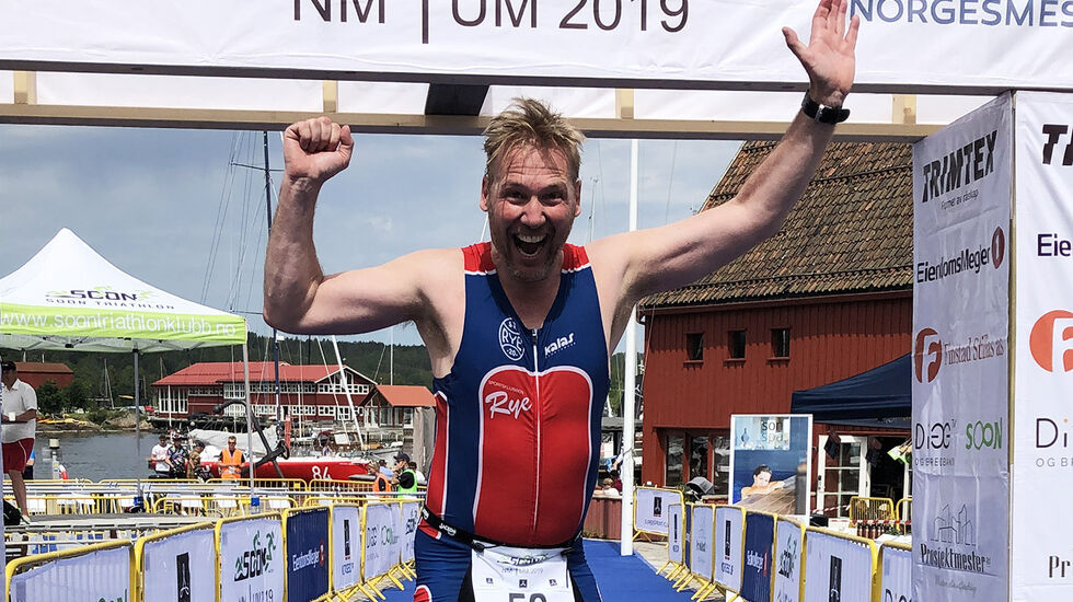 Mening midt i livet: Per Morten Hjemgård forteller om hvordan det å drive med triatlon har gitt livet og hverdagen et ekstra løft. (Foto: privat)