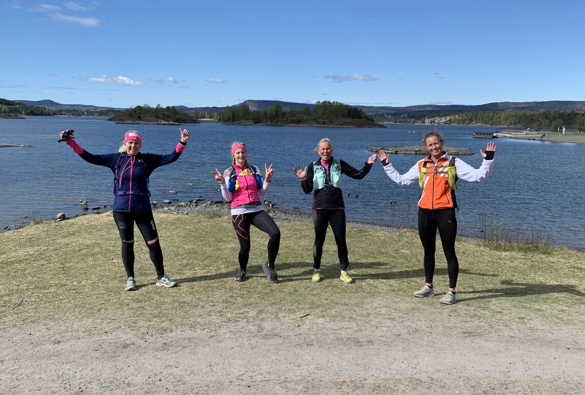 De fleste løp alene, men noen løp med andre, slik som Hege Kvitting, Beate Elvebakk, Gry Knutsen og Anett Warnstrøm - de fleste fra Røykås Racing Girls. (privat foto)