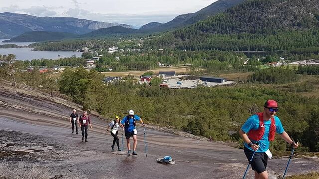 De fantastiske svabergene oppover Skuggenatten måtte passeres fem ganger for de som løp Skuggenatten Ultra. (Arrangørfoto)