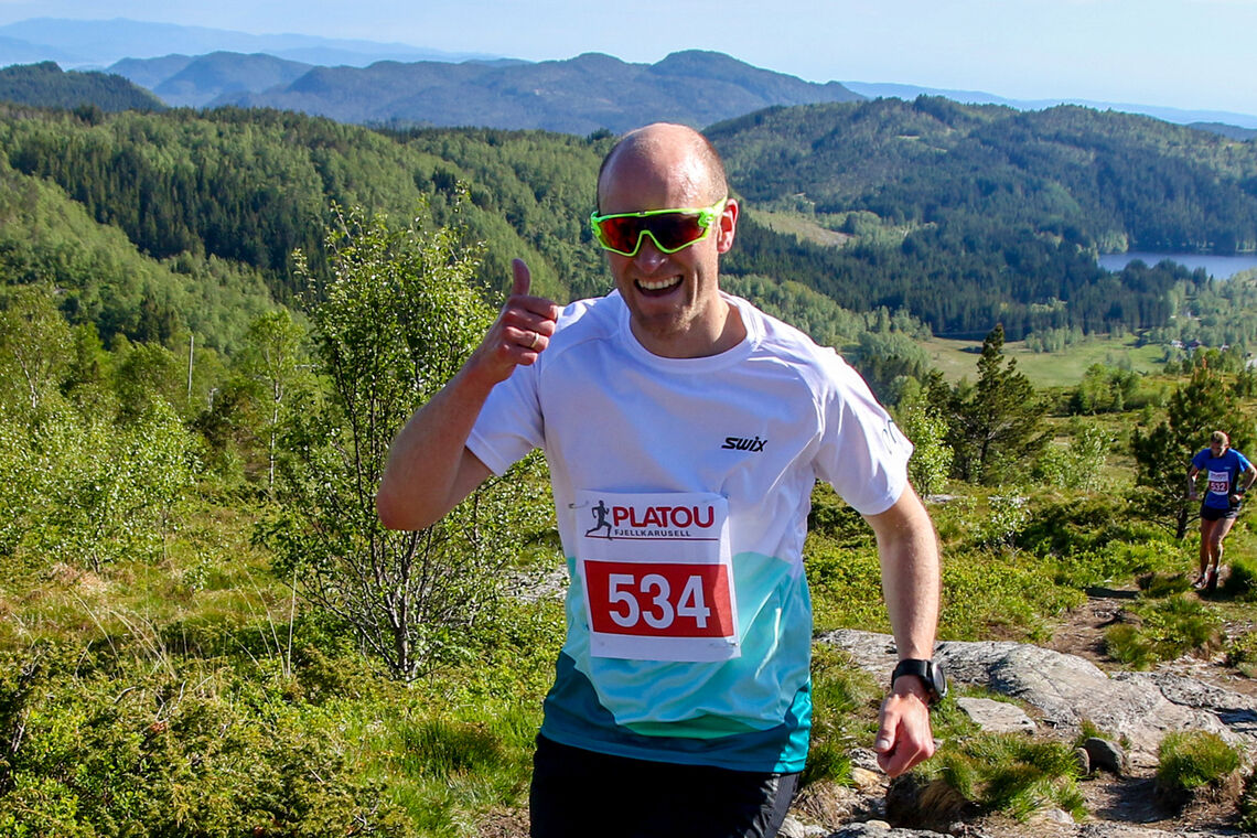 Kristoffer Gytre kan glede seg over det sommerlige været og at han kan løpe fjelløp igjen. (Alle foto: Arne Dag Myking)
