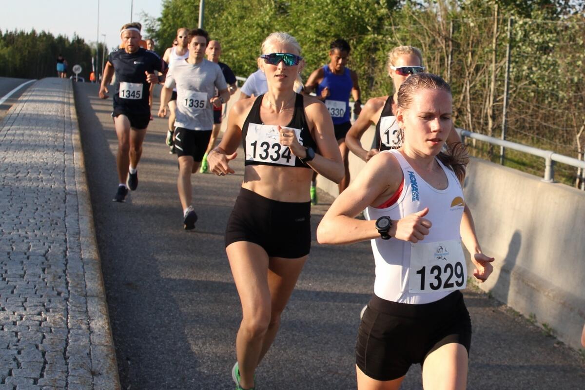 IMG_7834_Hanne_Mjøen_Maridal_foram_Astrid_Brathaug_Sørset (1280x853)