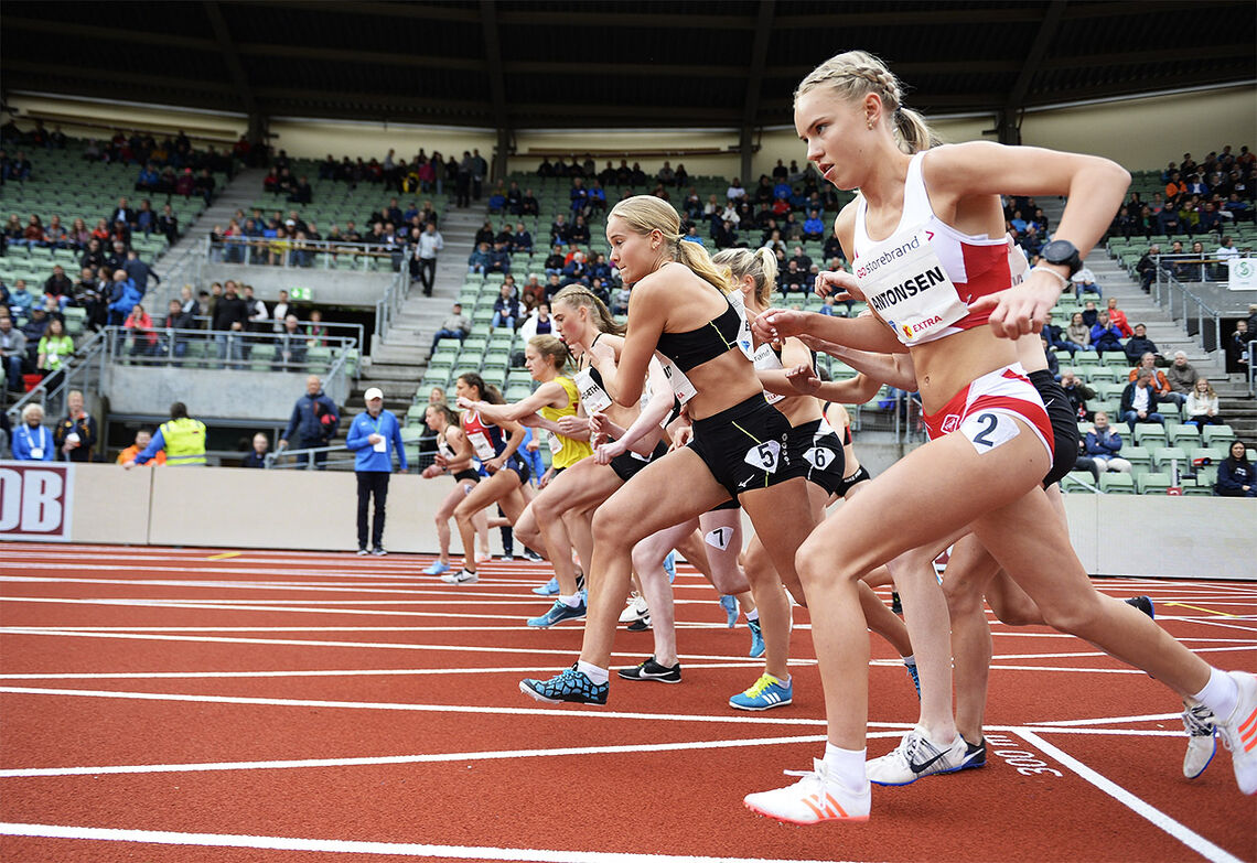 Pernille Karlsen Antonsen satte ny pers på 800 meteren i Nittedal. Her ser vi henne i aksjon under Bislett Games i fjor der hun løp 1500 m. (Foto: Bjørn Johannessen)