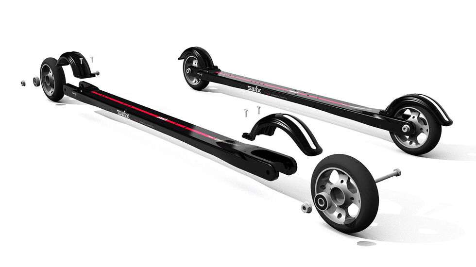 Swix Triac Carbon Skate Premium har meget god balanse og retningsstabilitet og lar deg stå trygt på skjæret i både enkel- og dobbeldans. Og ikke minst i litt tøffe, svingete nedoverbakker.