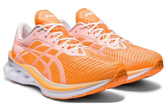 Asics NovaBlast er meget lett og smidig på foten, men likevel særdeles godt dempet. Asics NovaBlast er meget lett og smidig på foten, men likevel særdeles godt dempet.