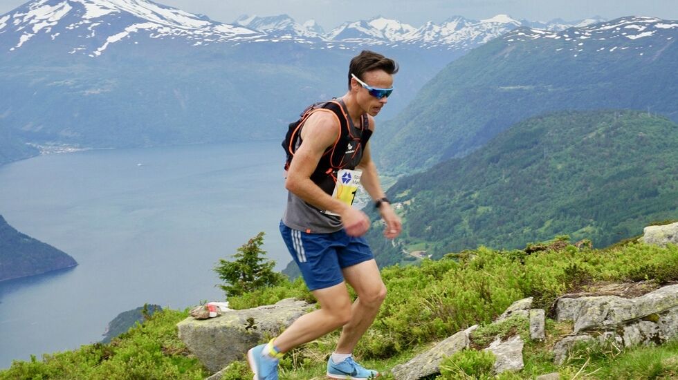 Johan Bugge liker seg godt på Mefjellet og har deltatt 12 ganger i motbakkeløpet. Foto: arrangør