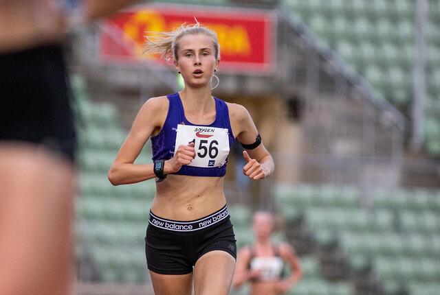 Denne uka løp Siren Amelia Seiler 5000 m på bane for første gang. Og med tiden 16.49,68 klarte hun målsetningen om å løpe under 17 minutter. (Foto: Sylvain Cavatz)
