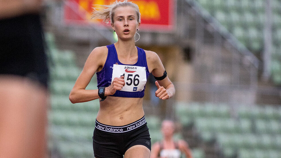 Denne uka løp Siren Amelia Seiler 5000 m på bane for første gang. Og med tiden 16.49,68 klarte hun målsetningen om å løpe under 17 minutter. (Foto: Sylvain Cavatz)