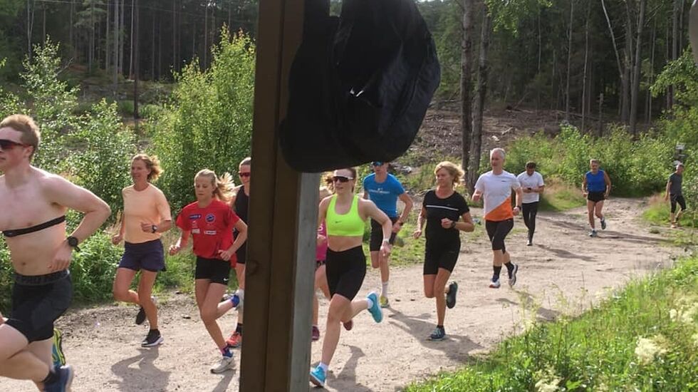 En koronatilpasset start på Borredalen Rundt med 35 deltakere. (Foto: arrangøren)