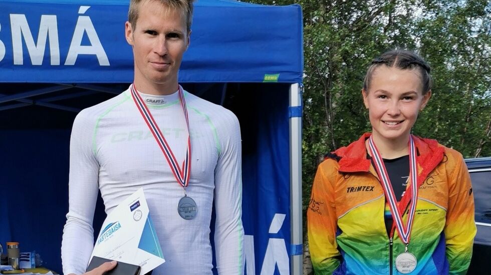 Piera Tobiassen og Gunhild Kvålset vant årets Rástegáisái Opp. (Arrangørfoto)
