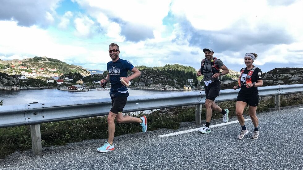 Fred Andersen, Arvid Haugen og Therese Falk var de klart raskeste løperne første dag av Bømlo Ultrafestival. (Arrangørfoto)
