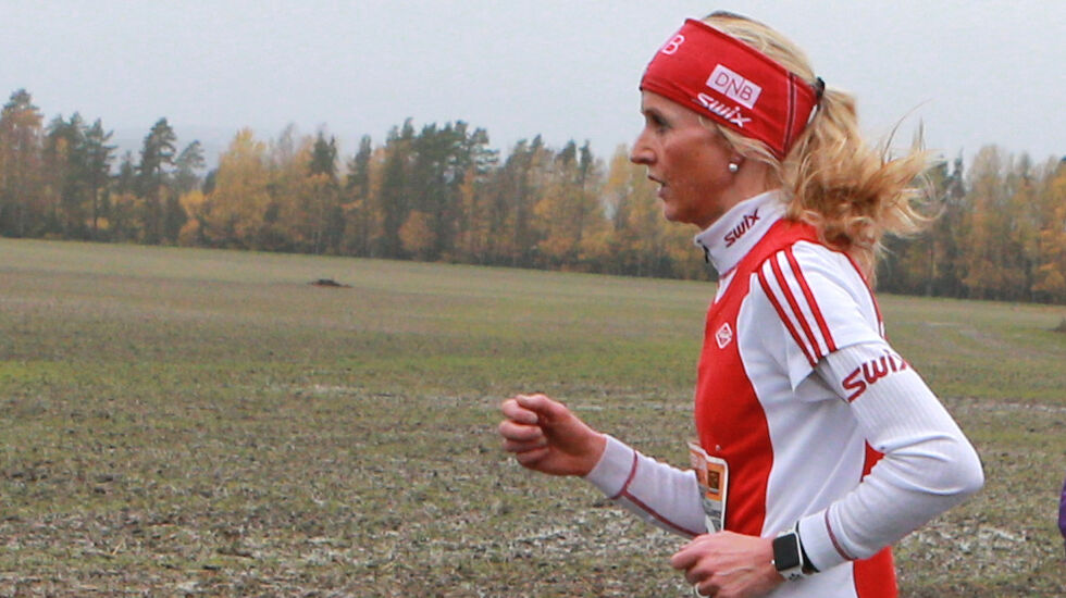 Torhild Dybwad Mathiesen løp fort da hun var ung og tok blant annet NM-gull på 5000 m i 1993 med 16.25,27. Nå er hun blitt 52 år og er en av landets beste veteranløpere. (Arkivfoto: Kjell Vigestad) 