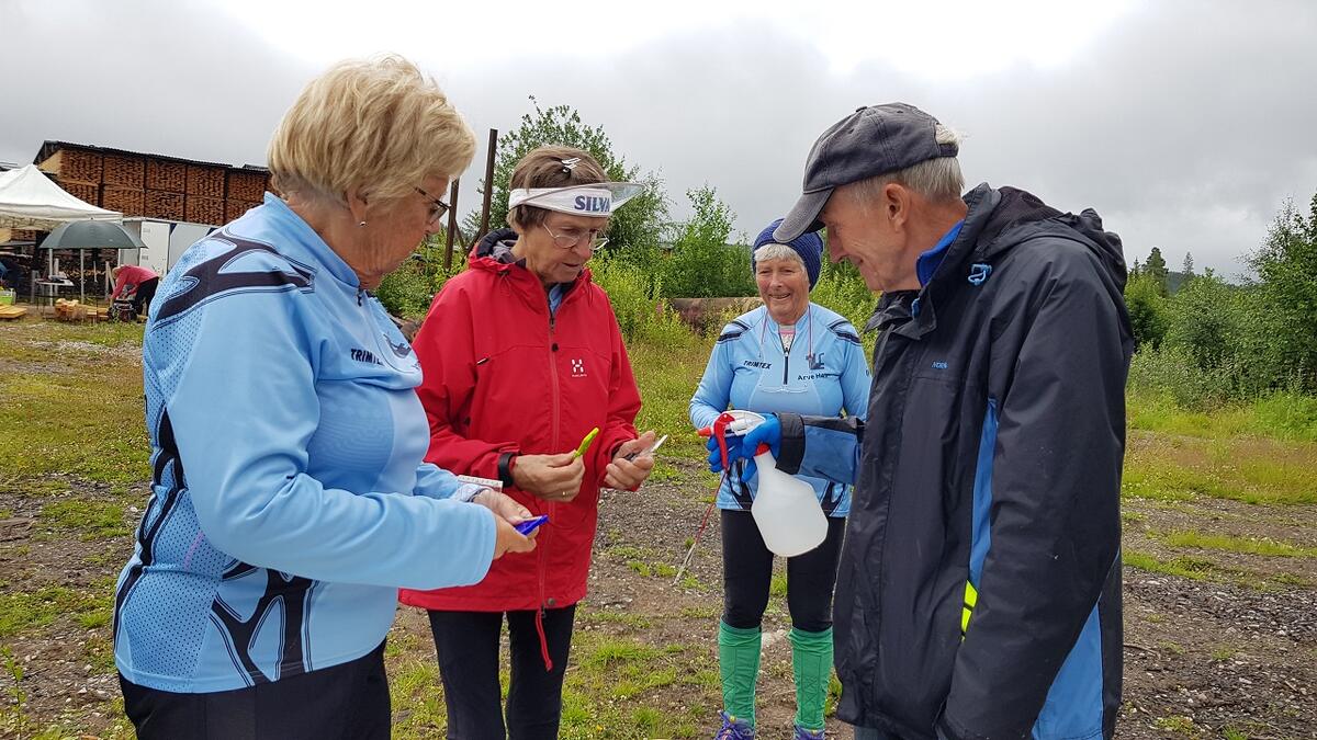 L¢psbrikke og hender desinfiseres f¢r start