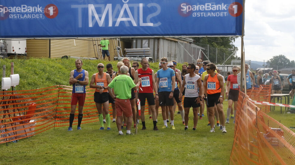 Like før start for den første av seks puljer på halvmaraton.