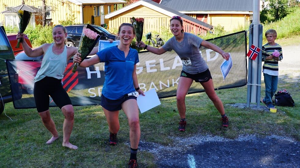 Det skilte bare tre minutter mellom de tre raskeste i kvinneklassen; Linnea Richter (2. plass), Åsa Langen Westlie (1. plass) og Trine Larsen (3. plass). Foto: Arrangøren