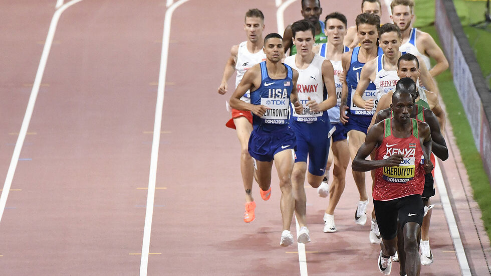 Vil det bli lettere å henge på - og kanskje slå - Timothy Cheriuyot i Monaco i kveld enn det det var under VM-finalen i Doha? (Foto: Bjørn Johannessen)