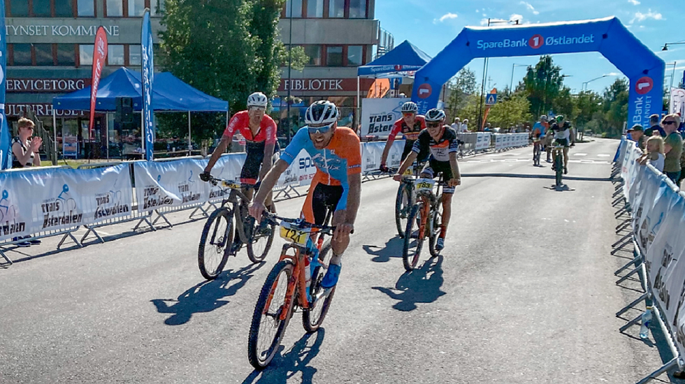 Vidar Mehl, Raufoss & Gjøvik SK/Hard Rocx Swix først over mål fulgt av Marius Fjeld, Asker CK, Ole Hem, Romeriksåsen SK og Martin Røste Omdahl, Raufoss & Gjøvik SK som alle fikk samme tid som vinneren. (Arrangørfoto) 