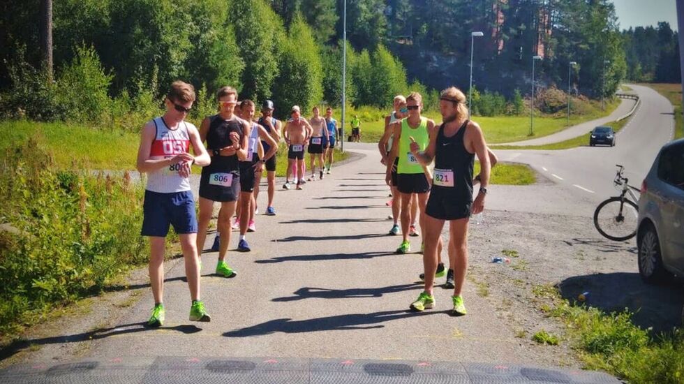 Vi ser her et av de åtte startheatene på HQ Halvmaraton. (Arrangørfoto)