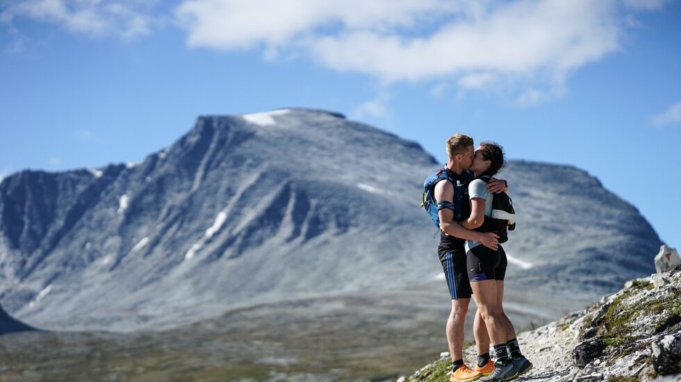Det er lett å bli forelsket i slike omgivelser som møtte løperne i Rondane 100. For ordens skyld: Det er ikke løpets vinnere på bildet. (Foto: Tore Martin Søbak Gundersen)