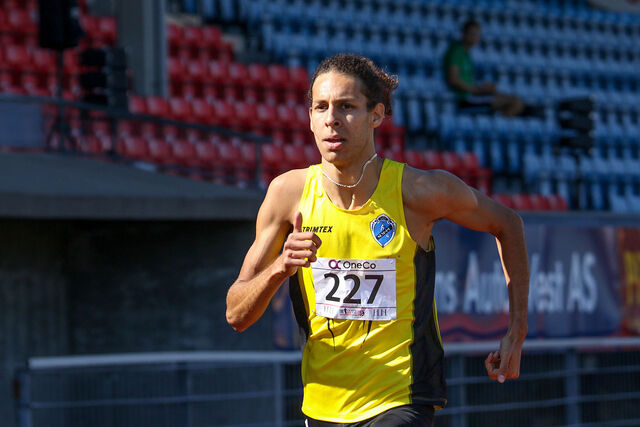 Klar seier på 800 meter til Moa Abounnachat Bollerød. (Alle foto: Arne Dag Myking) Klar seier på 800 meter til Moa Abounnachat Bollerød. (Alle foto: Arne Dag Myking)