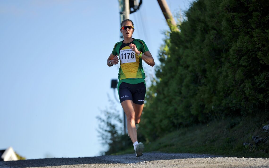 Karoline Næss var klart raskest av alle på kvinnenes 4,3 km på Råholt. (Foto: Bjørn Hytjanstorp)