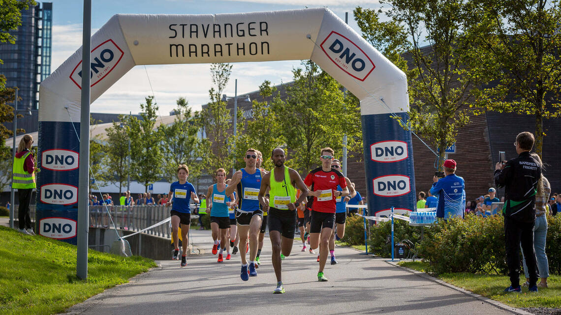 Fra starten på halvmaraton i Stavanger Marathon 2020. (Foto: Stavanger Fotoklubb / Svein Erik Fylkesnes)